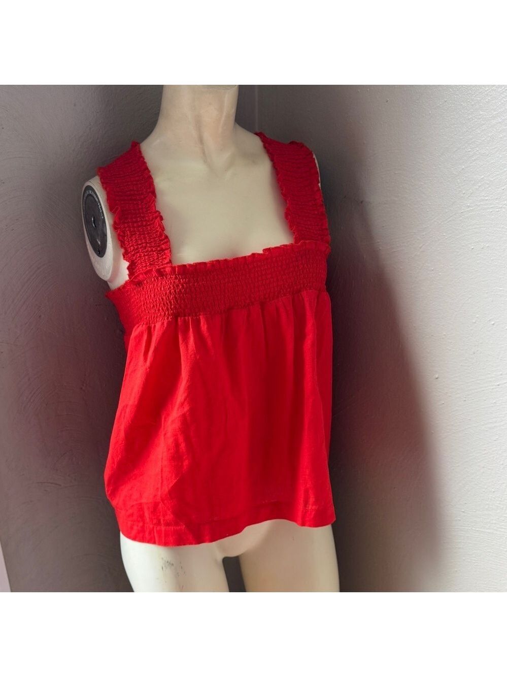 Saks fifth Ave linen red sleeveless blouse nwt size small